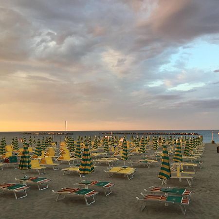 Hotel Viking Rimini Exterior photo