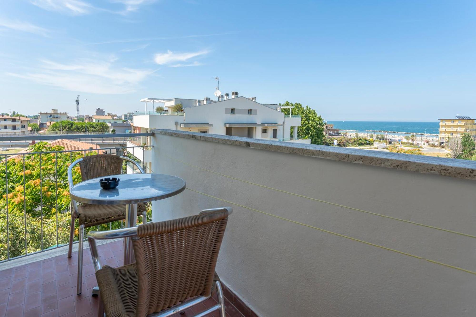 Hotel Viking Rimini Exterior photo