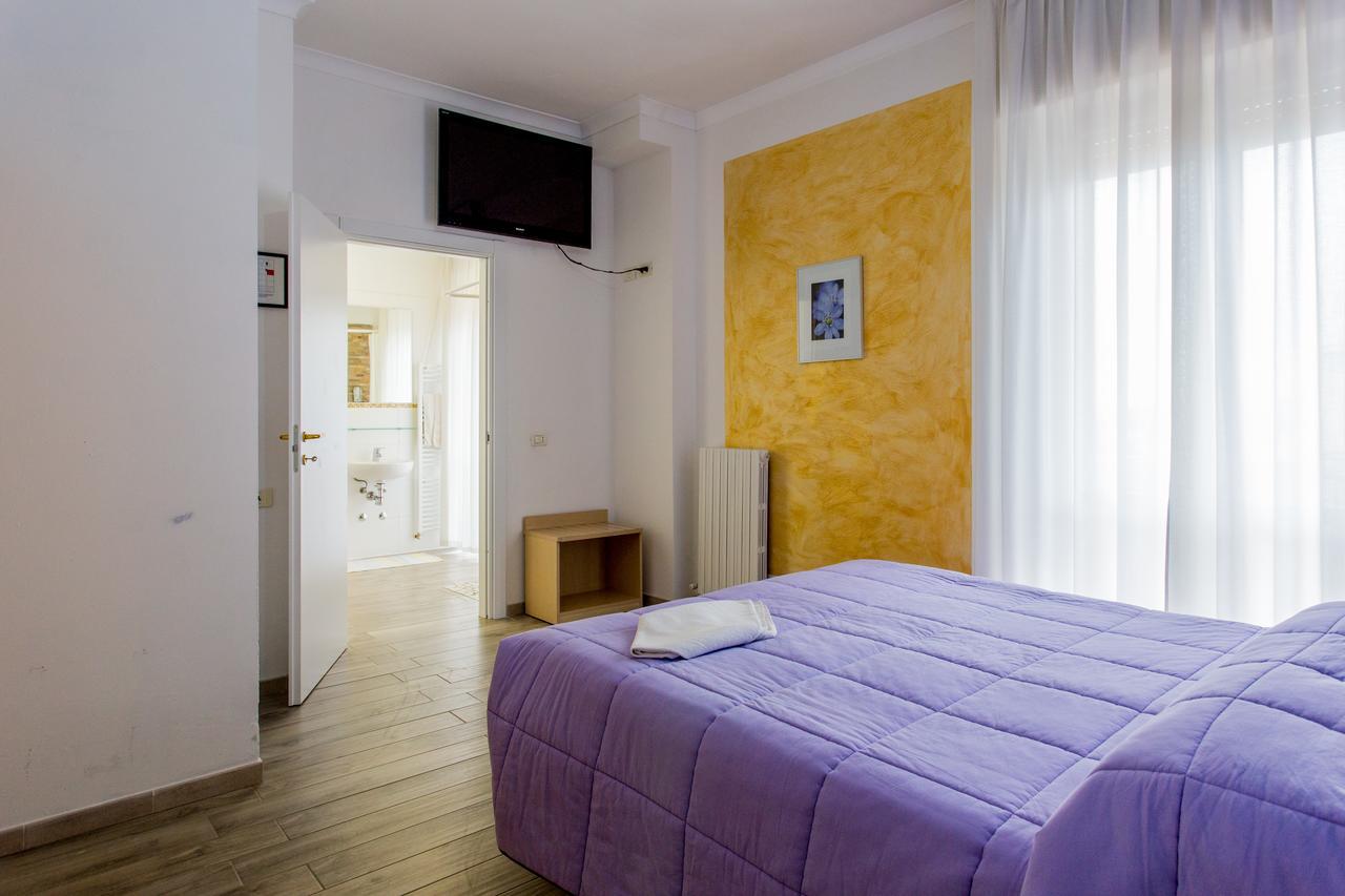 Hotel Viking Rimini Exterior photo